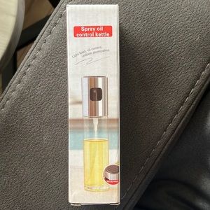 NWOT in the box Spray Oil Control Kettle